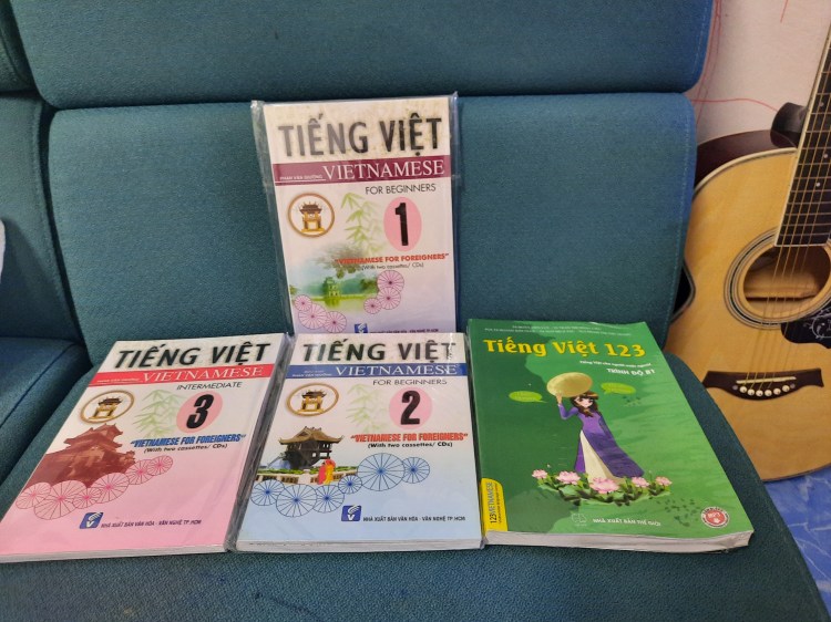 VIETNAMESE BOOKSTORE